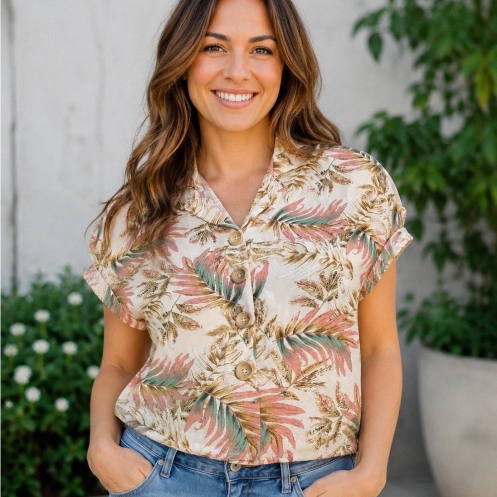 POL Womens Small Tropical Floral Unique Buttons Shirt Beige Hawaiian HFT178 N37